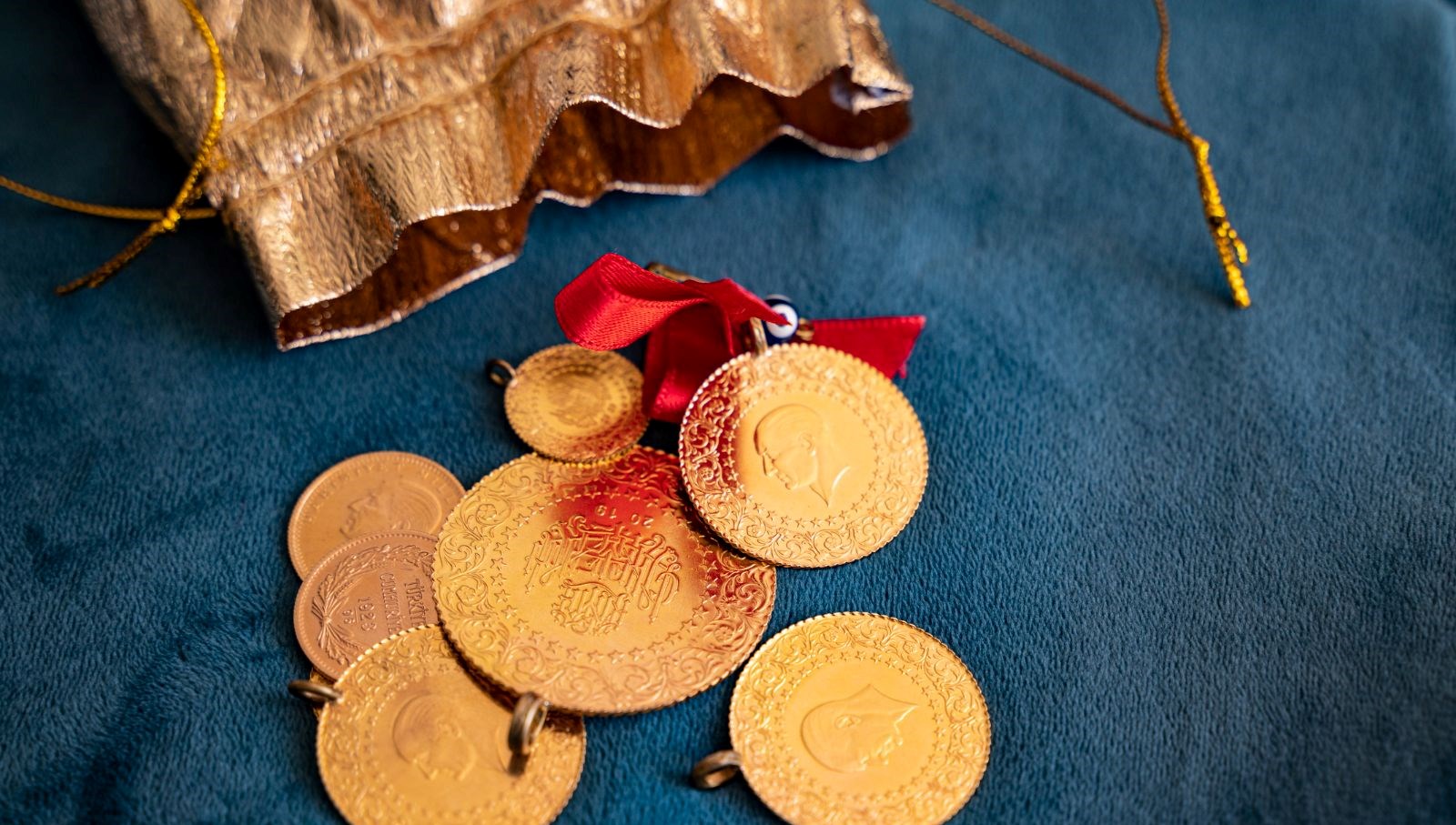 Altın Takılar mı, Yatırımlık Altın mı? Aradaki Farklar Neler?