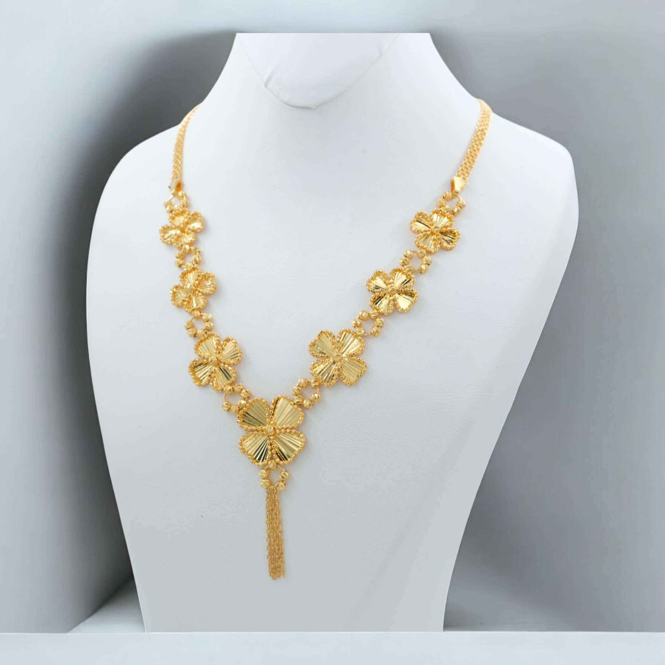 Bismak Yoncalı Kolye